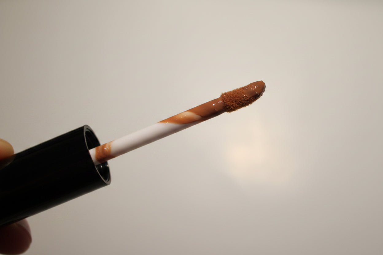 lip gloss nude beige con olio di ricino