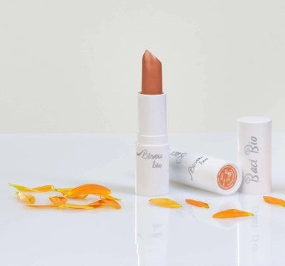 Rossetto nude lucido