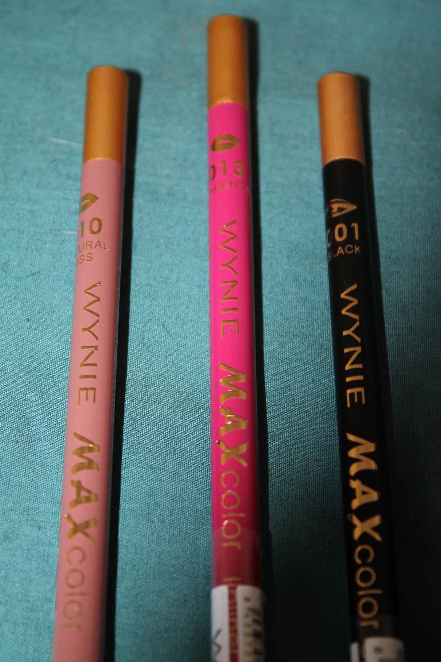 Matita nera occhi 001