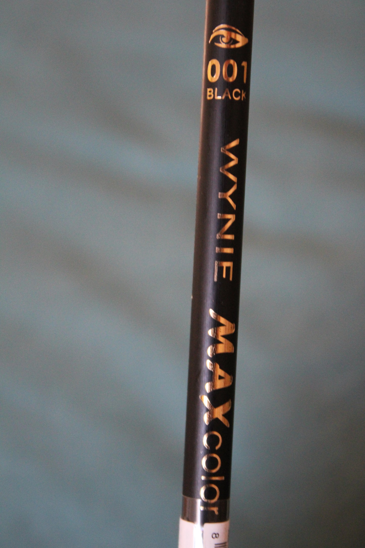 Matita nera occhi 001